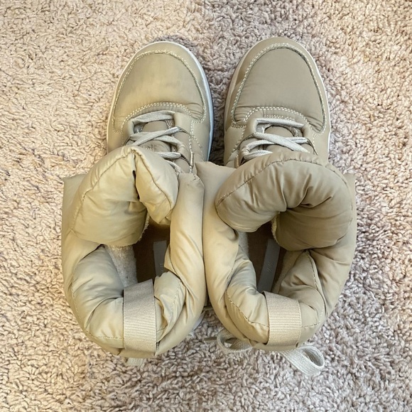 H&M puffer boots, sneakers. Size 8.5. Used. - Picture 5 of 7